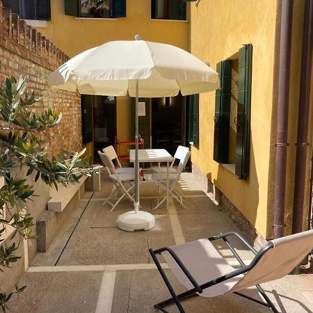 Appartamento Tre Archi Con Corte Privata เวนิส ภายนอก รูปภาพ