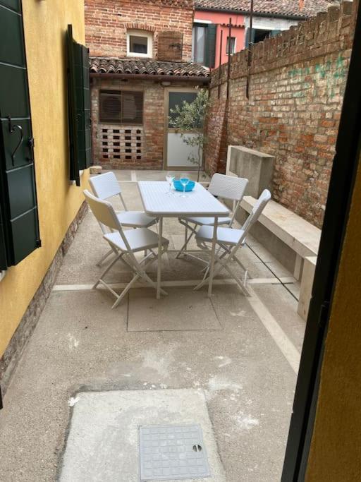 Appartamento Tre Archi Con Corte Privata เวนิส ภายนอก รูปภาพ