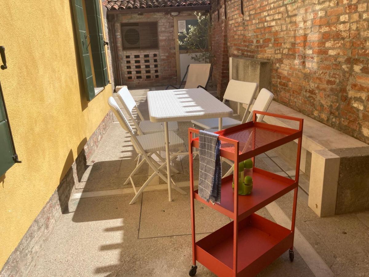 Appartamento Tre Archi Con Corte Privata เวนิส ภายนอก รูปภาพ